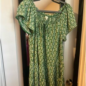 Barely worn Grewn floral Max Studio dress size Large
